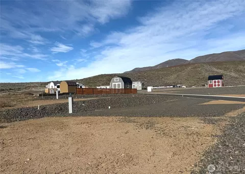 1769 Naches Wenas Rd #85, Selah, WA 98942