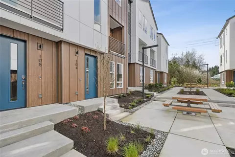 12217 137th Pl NE #2704, Redmond, WA 98052