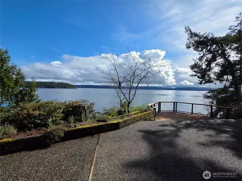 81 Wa Wa Point Pl, Brinnon, WA 98320
