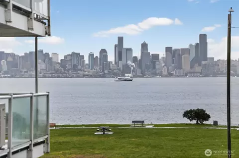 1101 Harbor Ave SW #2D, Seattle, WA 98116