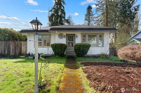 1407 Thurston Ave NE, Olympia, WA 98506