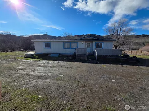 11992 Us Highway 12, Naches, WA 98937