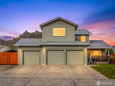 1506 Songbird Ln, Wenatchee, WA 98801