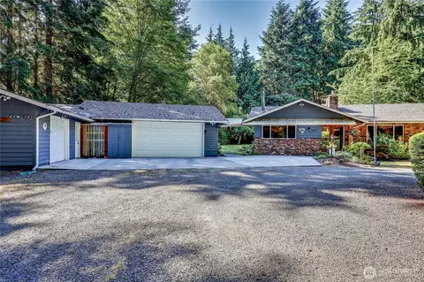 541 Surfcrest Pl NE, Poulsbo, WA 98370
