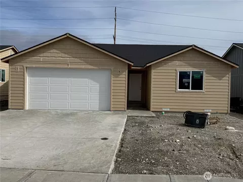 2476 Noah St SE, East Wenatchee, WA 98802