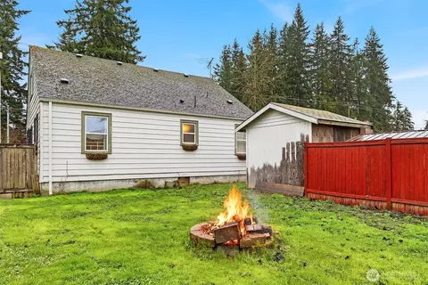 Exterior - 627 Madison St, Everett, WA 98203 photo 3 of 7