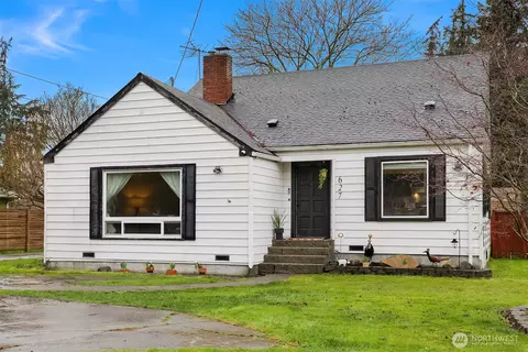 Exterior - 627 Madison St, Everett, WA 98203 photo 2 of 7