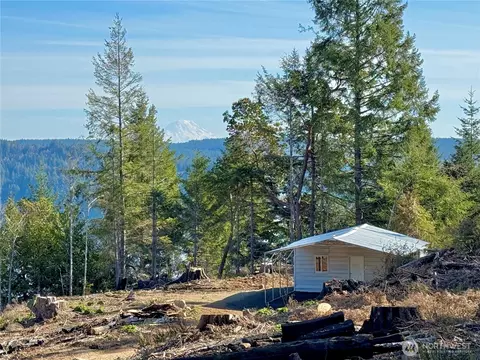 67 Devereaux Dr, Lilliwaup, WA 98555