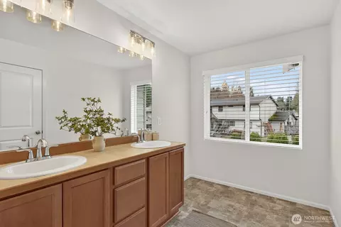 Bath - 13912 31st Dr SE, Mill Creek, WA 98012 photo 4 of 4
