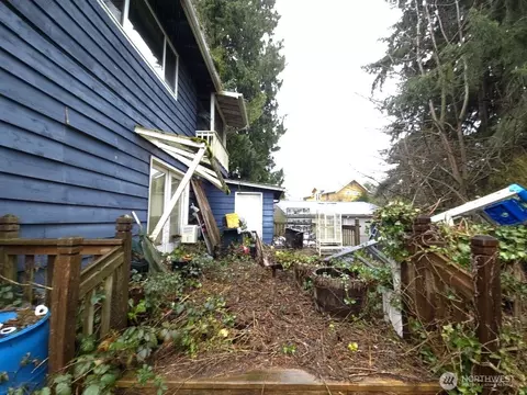 Exterior - 3615 Friday Ave, Everett, WA 98201 photo 1 of 3