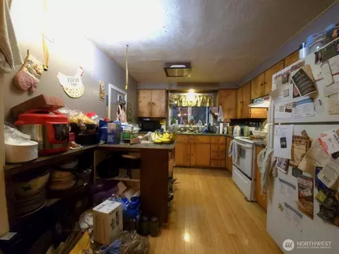 Kitchen - 3615 Friday Ave, Everett, WA 98201 photo 1 of 1