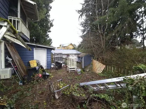 Exterior - 3615 Friday Ave, Everett, WA 98201 photo 2 of 3
