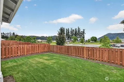 Exterior - 760 Weaver Dr E, Enumclaw, WA 98022 photo 4 of 6