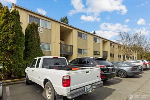 31003 14th Ave S #E12, Federal Way, WA 98003