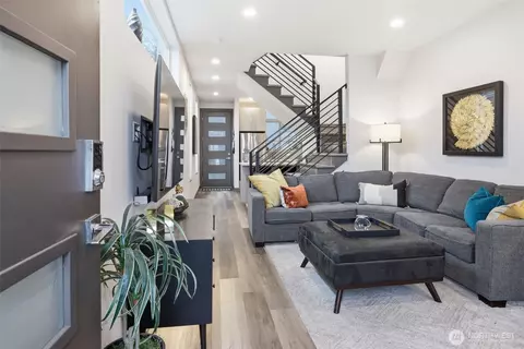 5620 California Ave SW #A, Seattle, WA 98136