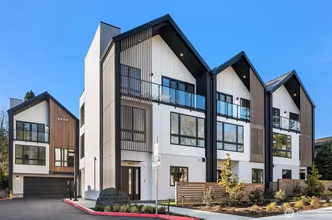 411 99th Ave NE, Bellevue, WA 98004