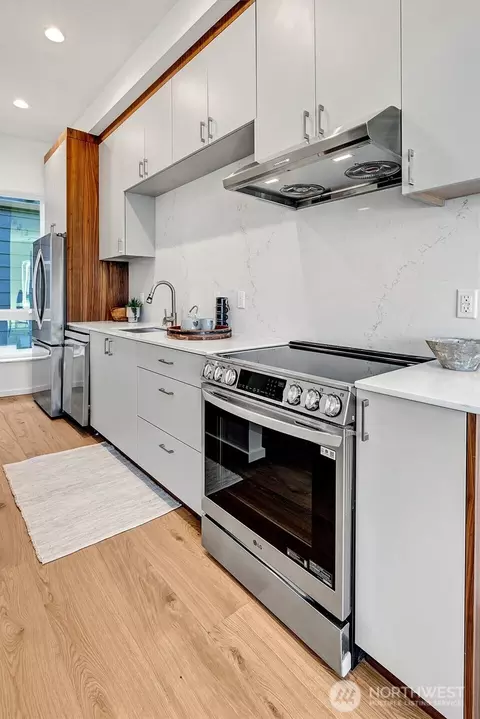 Kitchen - 1233 E Roy St, Seattle, WA 98102 photo 2 of 3