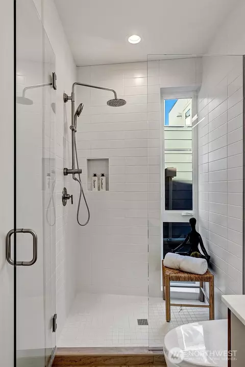 Bath - 1233 E Roy St, Seattle, WA 98102 photo 3 of 3