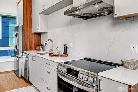Kitchen - 1233 E Roy St, Seattle, WA 98102 photo 1 of 3