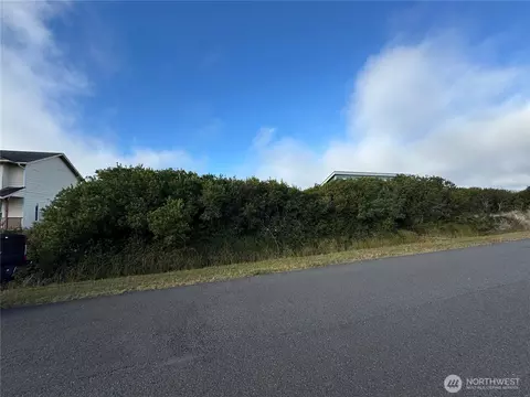 1179 Greenview Ave SW, Ocean Shores, WA 98569