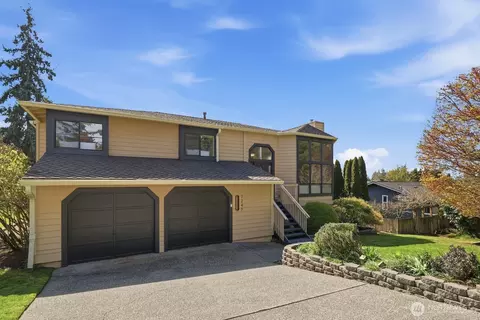 7247 NE 150th St, Kenmore, WA 98028