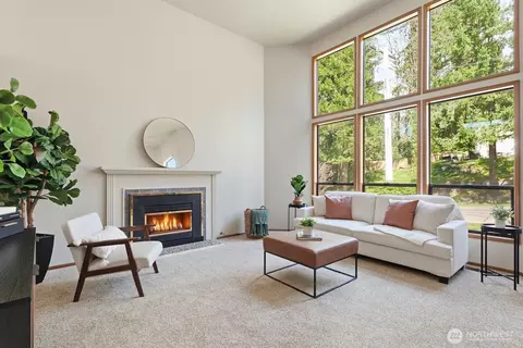 7247 NE 150th St, Kenmore, WA 98028