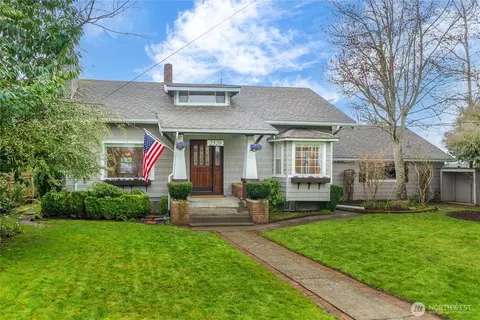 2520 Locust Ave W, University Place, WA 98466