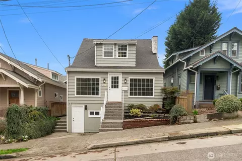 921 N 50th St, Seattle, WA 98103