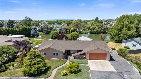 939 S Laguna Dr, Moses Lake, WA 98837