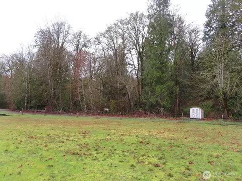 235 Anchor Rd, Castle Rock, WA 98611