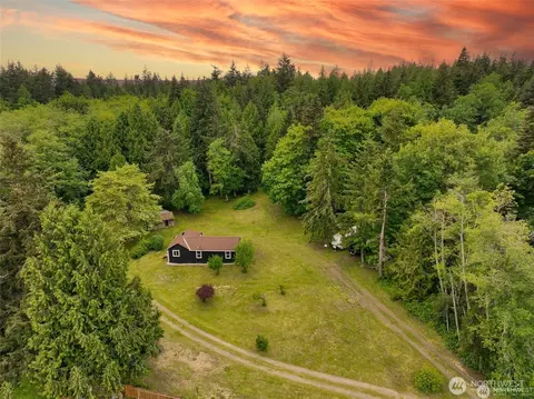 2748 El Camano St, Camano Island, WA 98282