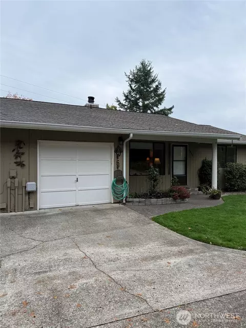 80138015 Mitts Ln, Gig Harbor, WA 98332