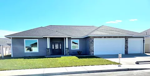 4606 W Larch Ave, Yakima, WA 98903