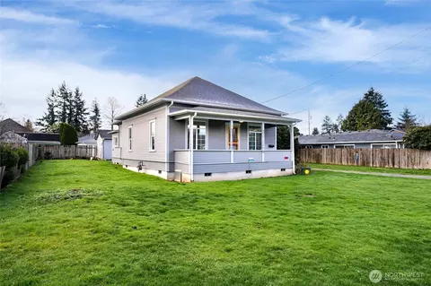 1016 E Orange Ave, Burlington, WA 98233