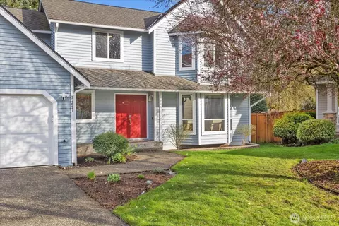 Exterior - 22621 8th Dr SE, Bothell, WA 98021 photo 2 of 4