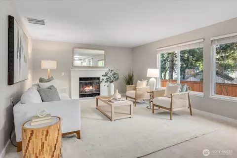 Living - 22621 8th Dr SE, Bothell, WA 98021 photo 5 of 9