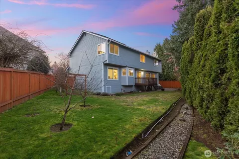 Exterior - 22621 8th Dr SE, Bothell, WA 98021 photo 4 of 4