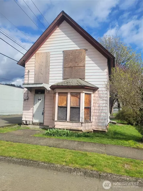 218 S 2nd St, Shelton, WA 98584