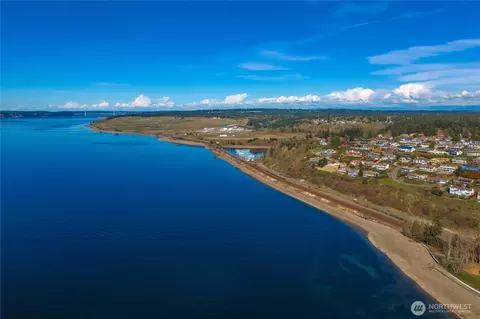 38 Puget Dr, Steilacoom, WA 98388