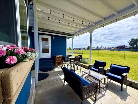 559 Puffin Ave NE, Ocean Shores, WA 98569