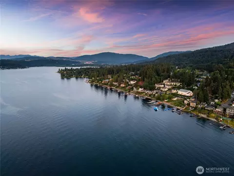 17714 SE 40th Pl, Bellevue, WA 98008