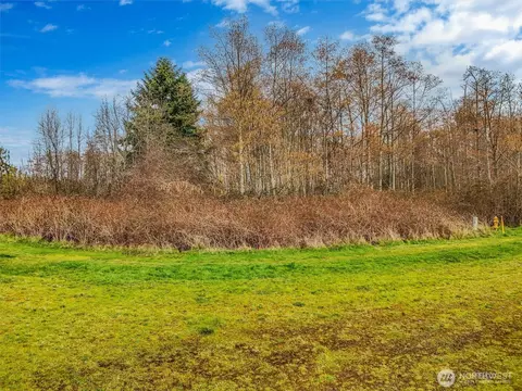 3 Dutch Hollow Dr, Freeland, WA 98249