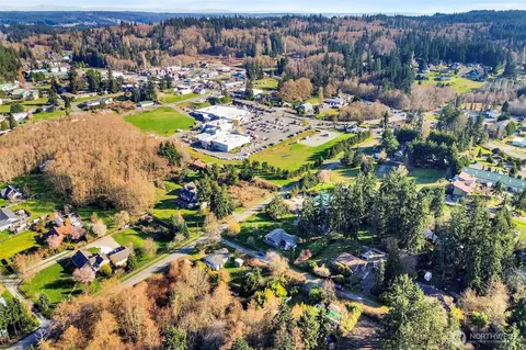 6 Dutch Hollow Dr, Freeland, WA 98249