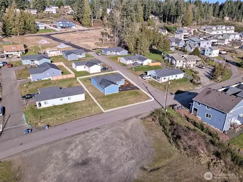 11 Eberhart Ln, Allyn, WA 98524 photo 4