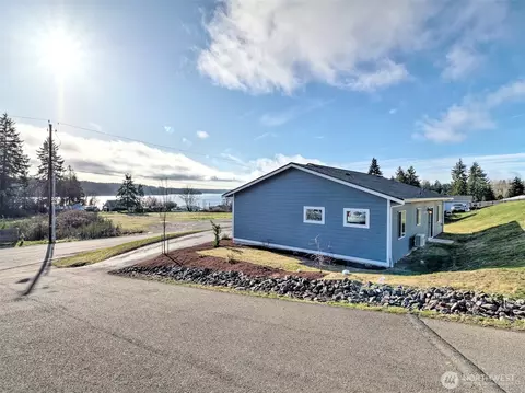 11 Eberhart Ln, Allyn, WA 98524 photo 3