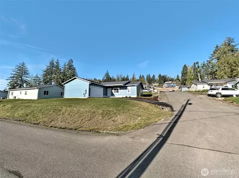 11 Eberhart Ln, Allyn, WA 98524 photo 2