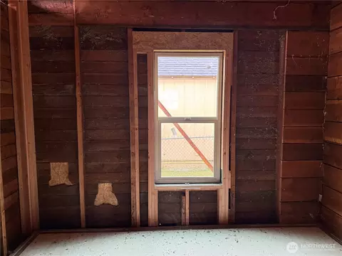 Bedroom - 490 W Spruce St, Sequim, WA 98382 photo 3 of 5