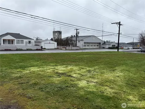 Exterior - 490 W Spruce St, Sequim, WA 98382 photo 5 of 6