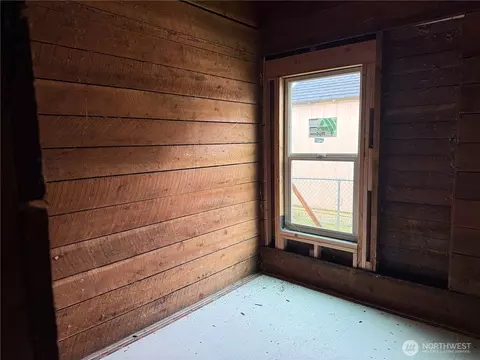 Bedroom - 490 W Spruce St, Sequim, WA 98382 photo 5 of 5