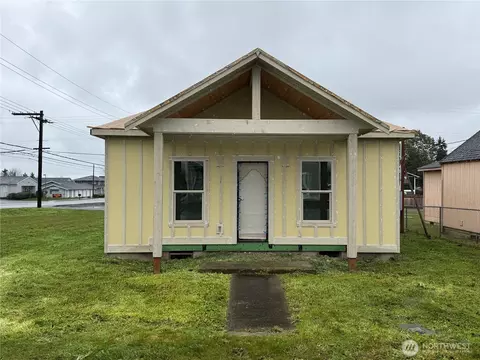 490 W Spruce St, Sequim, WA 98382